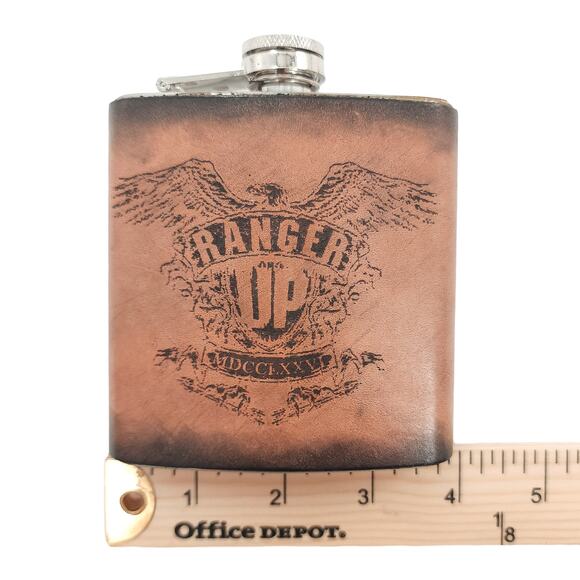 Ranger Up Gentleman's Flask MDCCLXXVI Custom Refined Leather Wrap in Tan - Picture 4 of 5